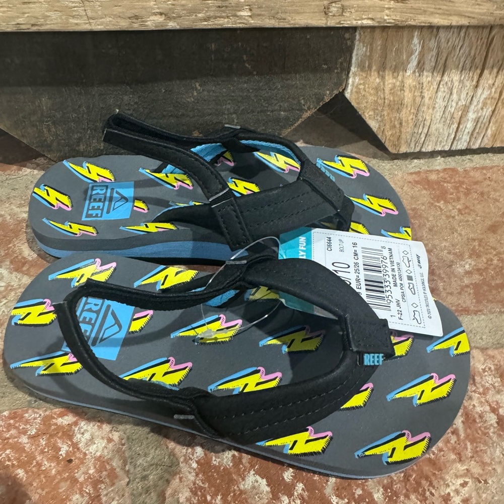 Reef Kids Black and Gray Sandals with Lightning Design